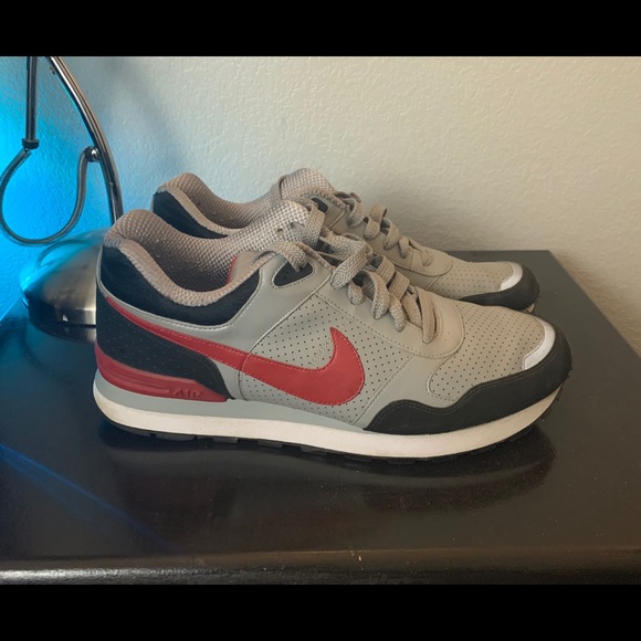 Nike Running/Trail Shoe - Picture 2 of 7